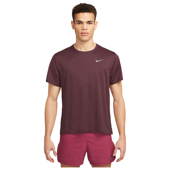 Nike Ανδρική κοντομάνικη μπλούζα Dri-FIT UV Miler Running Tee Nike Ανδρική κοντομάνικη μπλούζα Dri-FIT UV Miler Running Tee